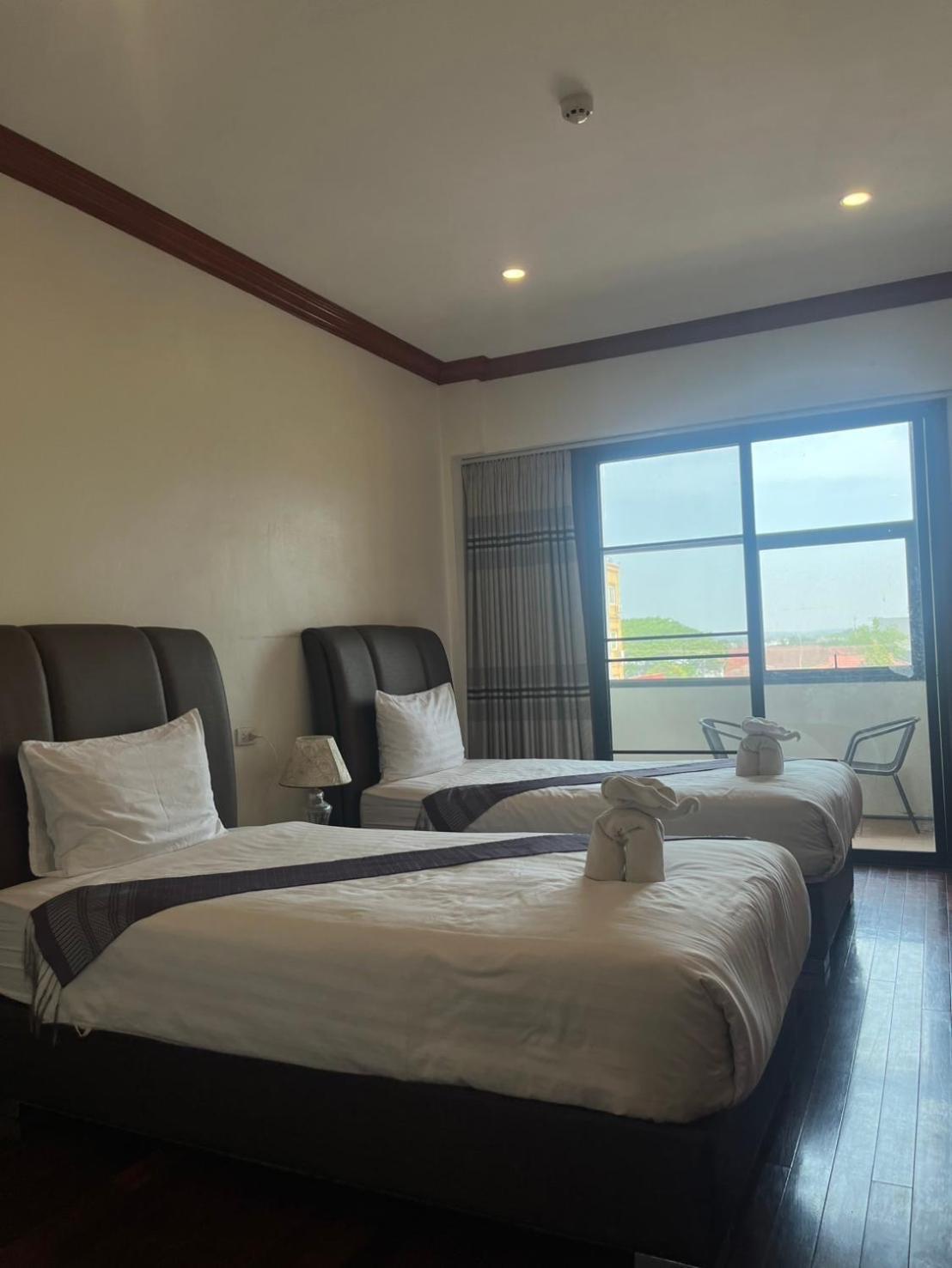 Nakhone Champa Hotel Pakse Exterior photo