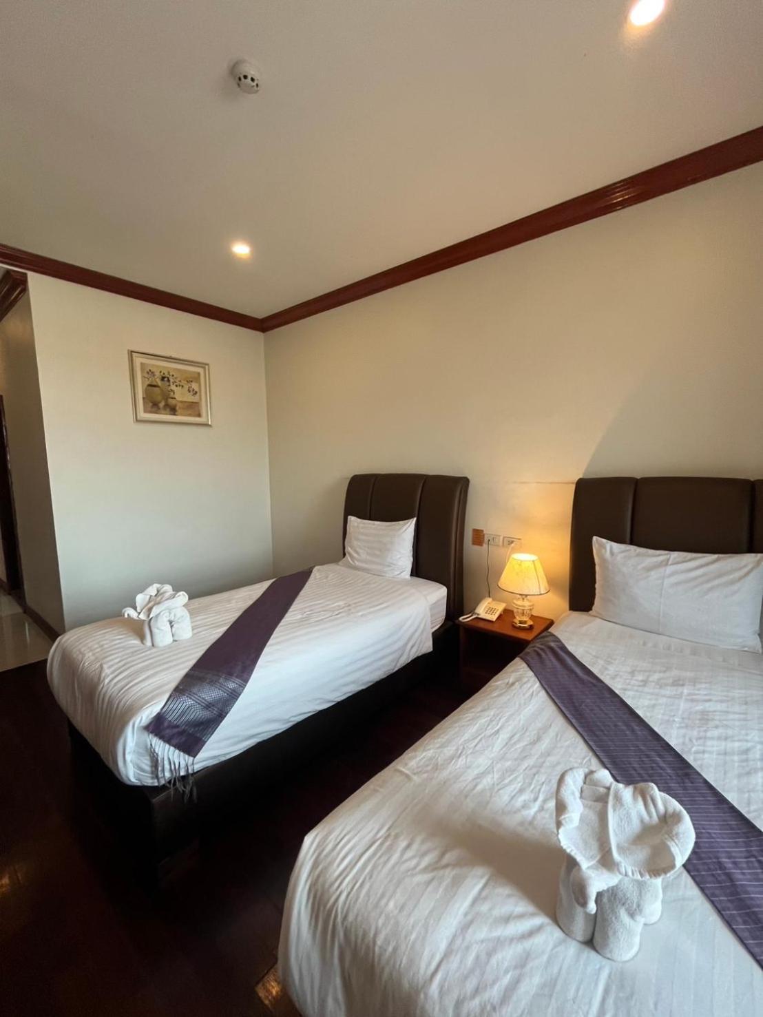 Nakhone Champa Hotel Pakse Exterior photo